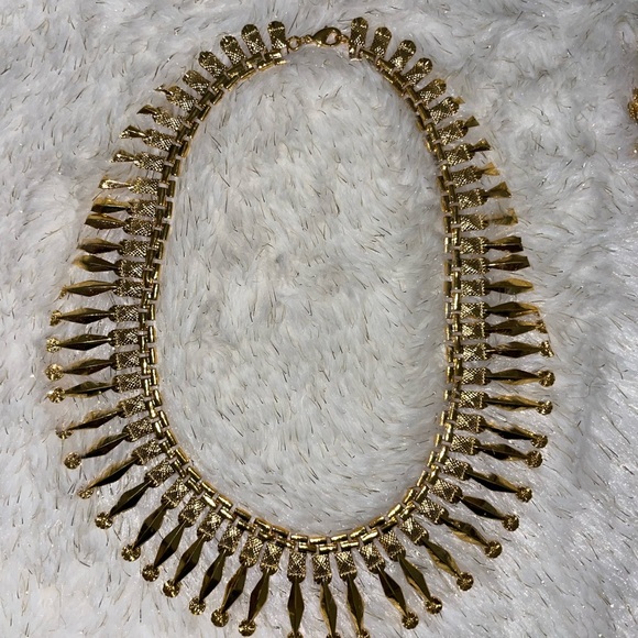 statement pieces - Picture 3 of 3